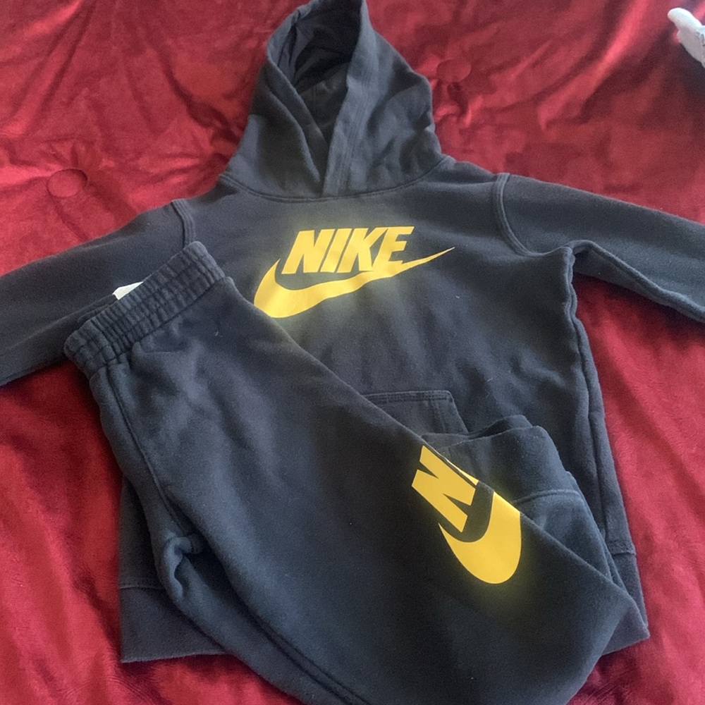 Black and Gold Nike Sweat Suit